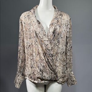Gibson Latimer Beige Snake Print Blouse (rack11)